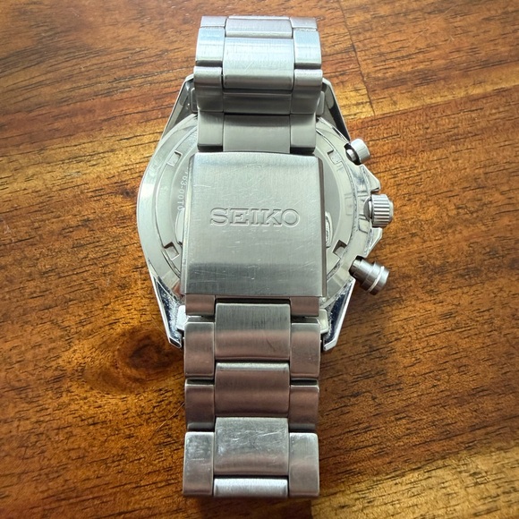 Seiko Chronograph - Green Dial - SSB405P1 - Picture 4 of 10